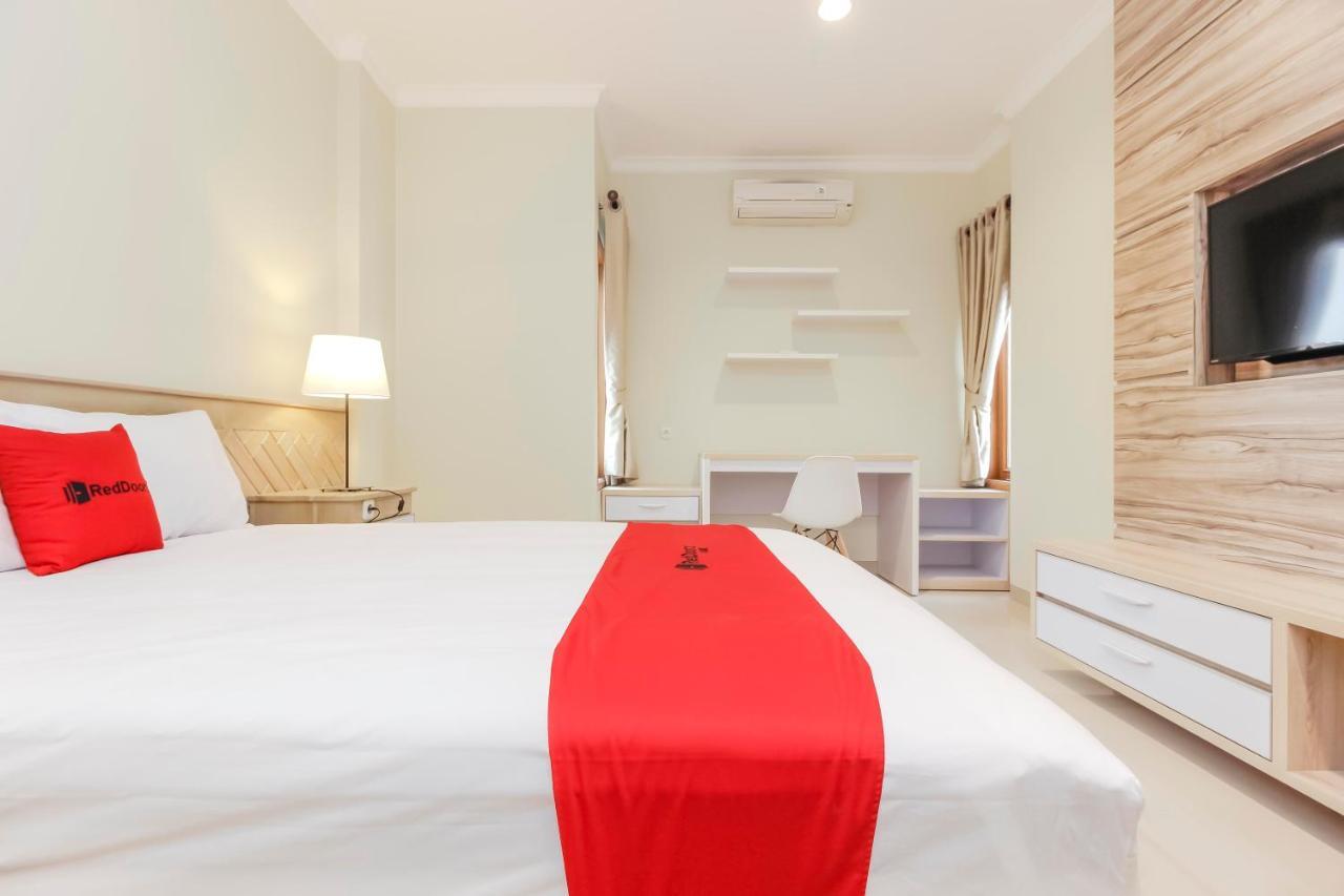 Reddoorz Premium Near Ragunan Zoo 2 Jacarta Exterior foto